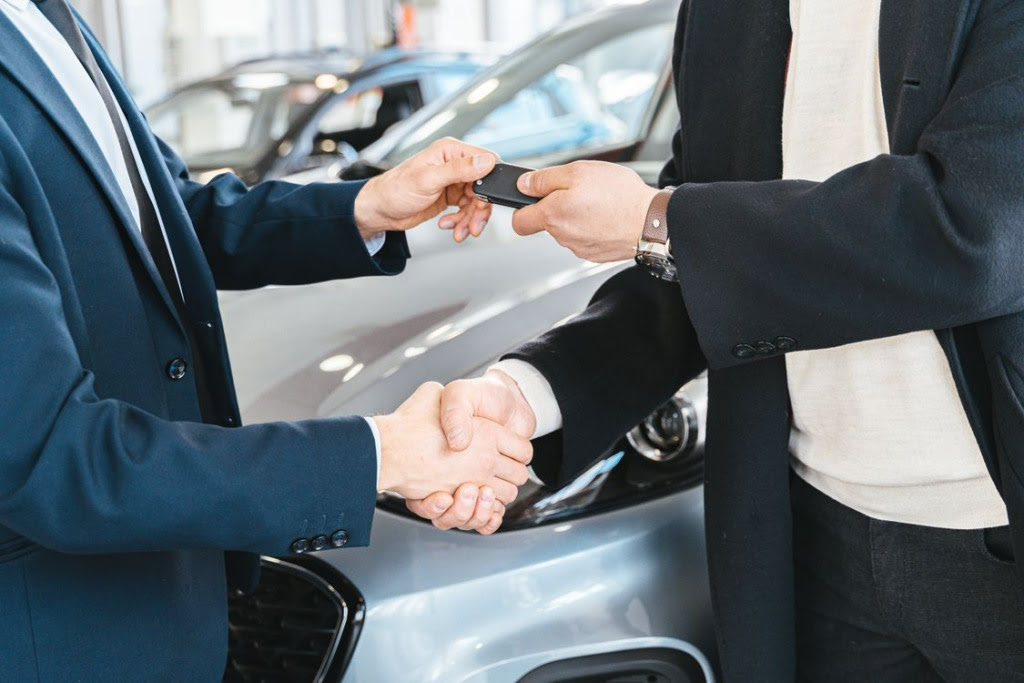 How a Cracked Windshield Affects Your Car's Trade-In or Resale Value